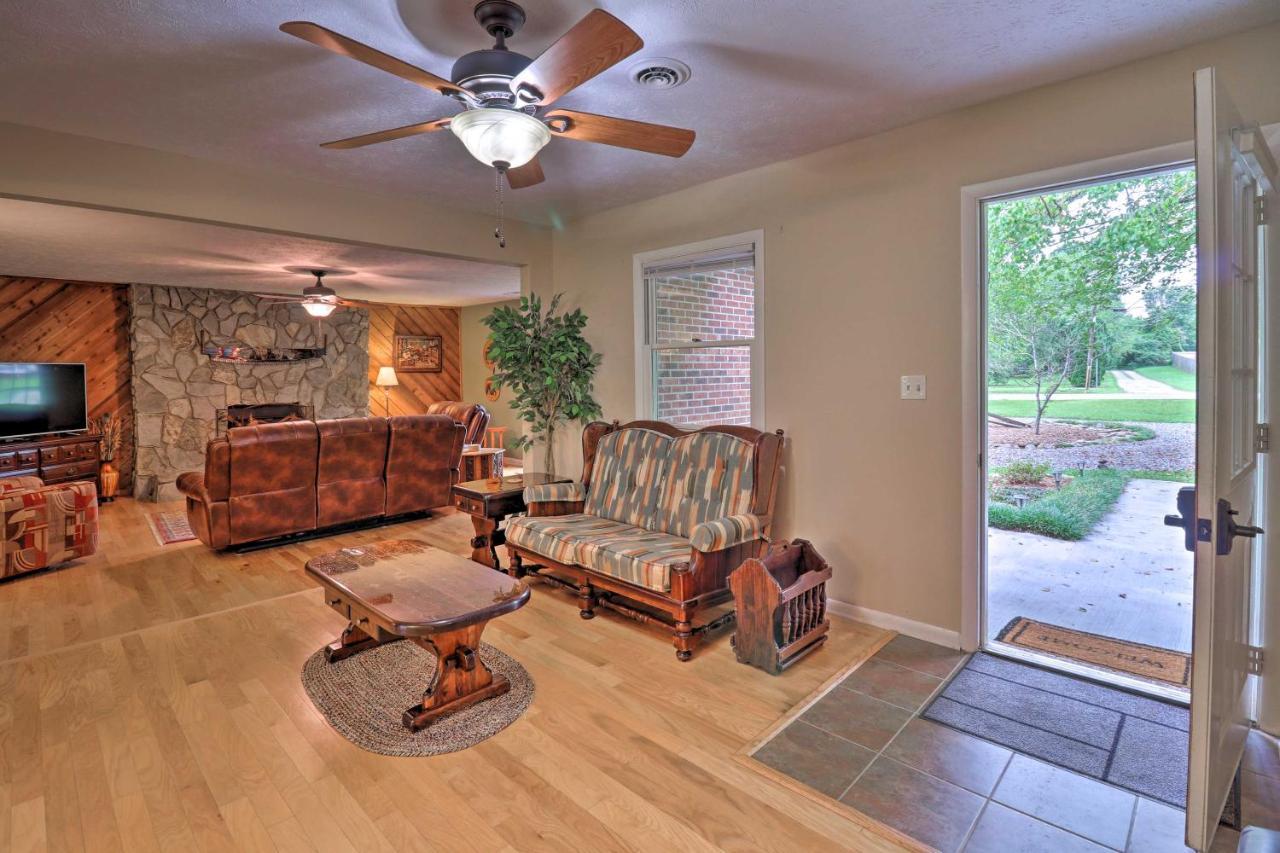 Hendersonville Home With Fire Pit 5 Mi To Downtown! Esterno foto