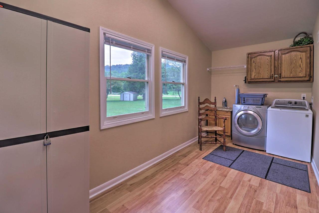 Hendersonville Home With Fire Pit 5 Mi To Downtown! Esterno foto